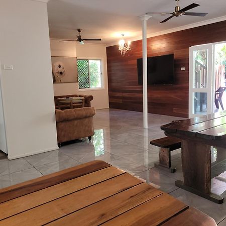 Travellers Paradise Cairns Exteriér fotografie Interior of the house